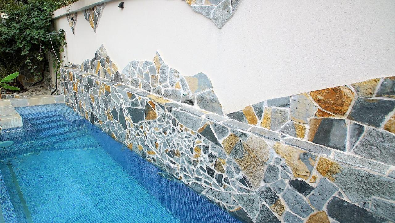 Penthouse Stoliv New Spa-Pool Villa Is Located 5M From The Sea, Exclusive Terrace,Private Jetty Wih Sunbeds, Pebble Beach, Secluded Location Total Area 375M2 At Your Disposal โกตอร์ ภายนอก รูปภาพ